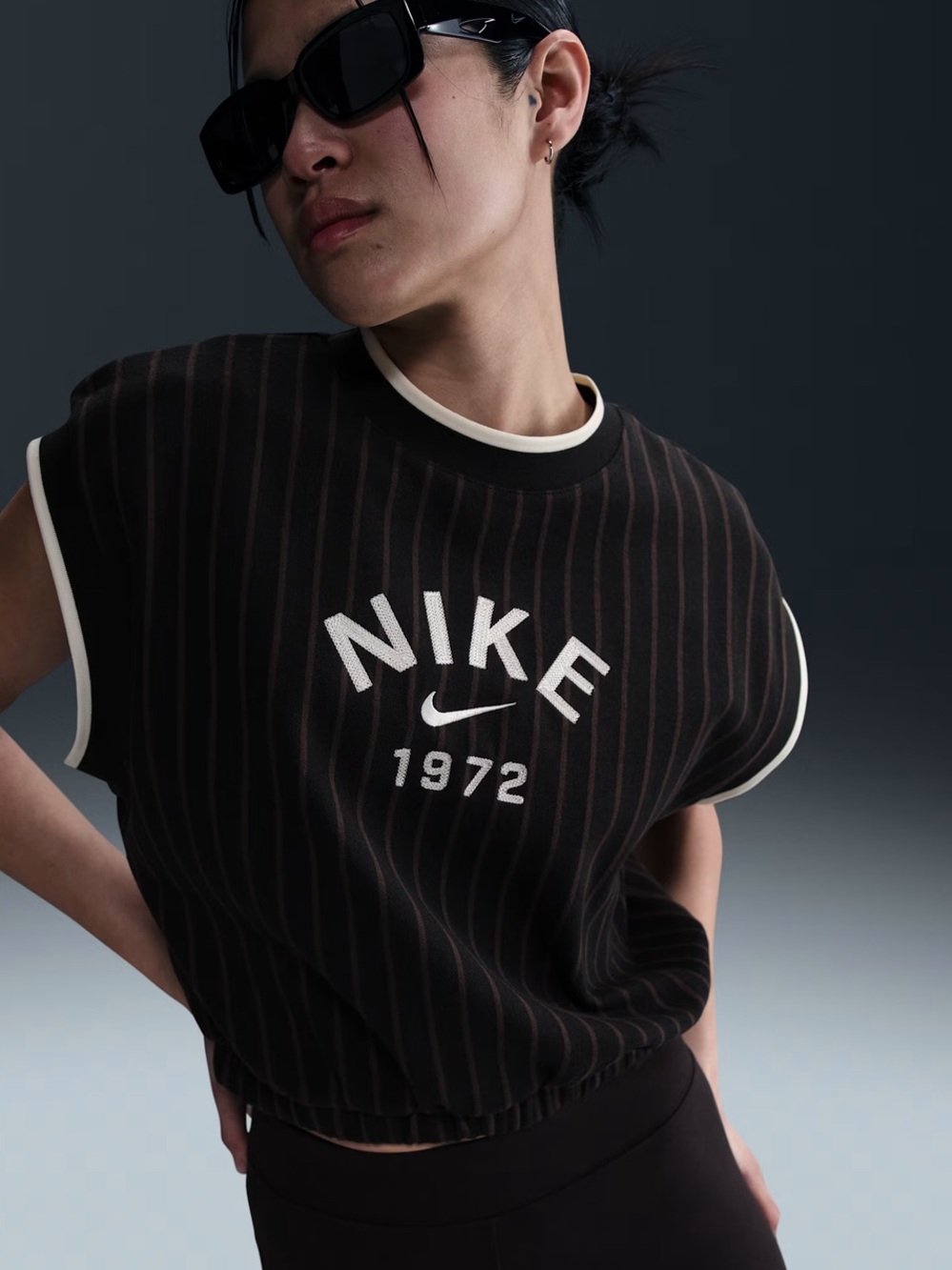 Nike knit Rank Top
 In Black and Velvet Brown
Nike Sportswear Collection 1972
M